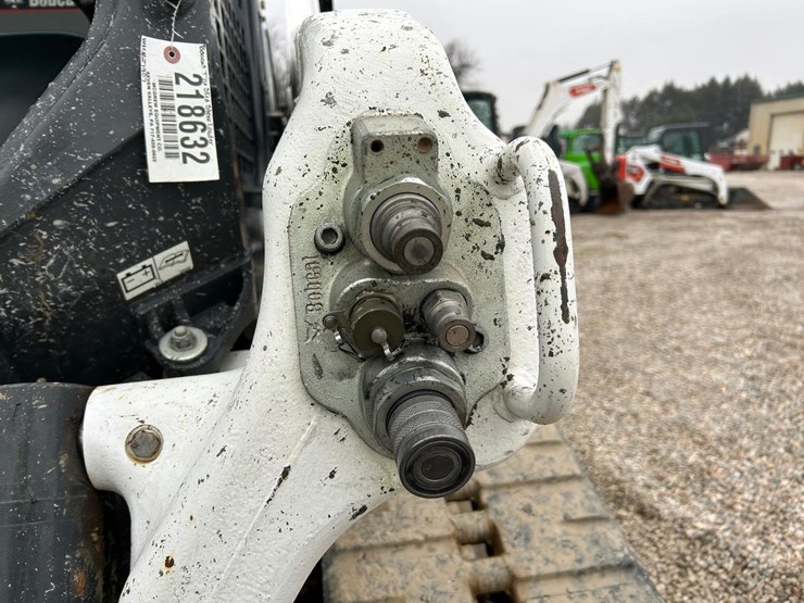 2023-bobcat-t76-image-11