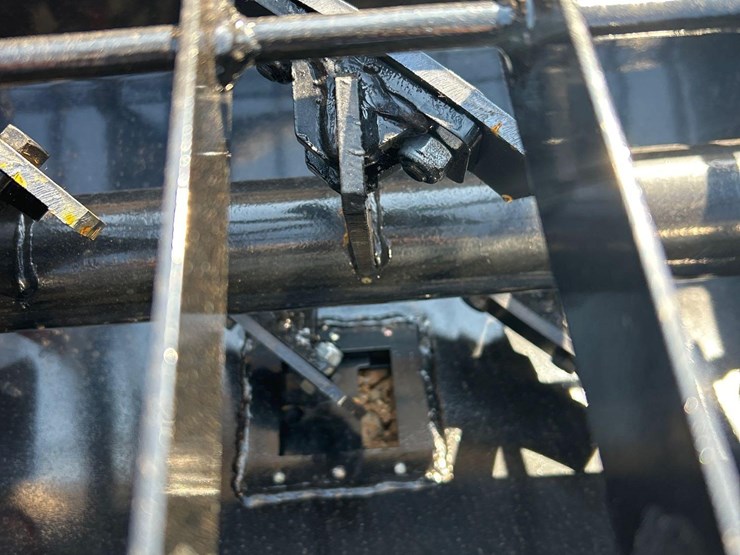 mini-skid-steer-mortar-mixer-attachment-image-3