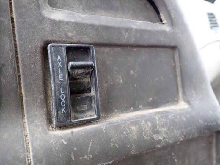 2002-sterling-l9500-image-23