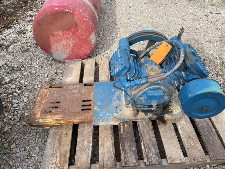 #4262-•-ingersoll-rand-air-compressor-image-3