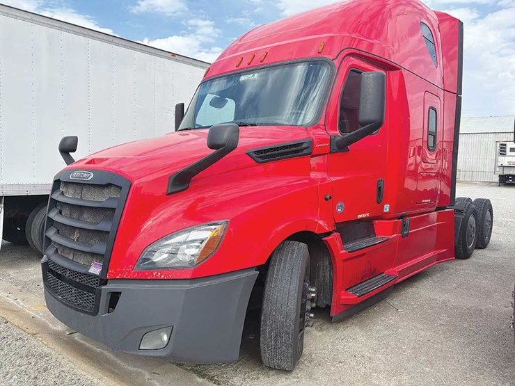 2019-freightliner-cascadia-126-image-1