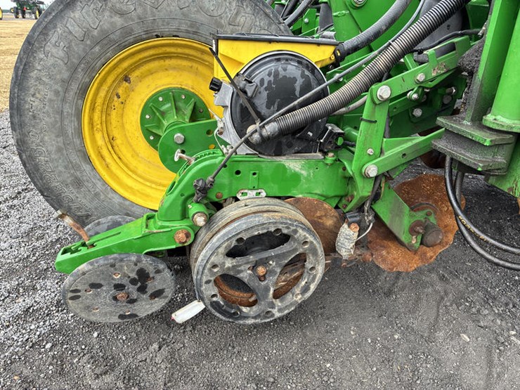 2019-john-deere-1775-image-22