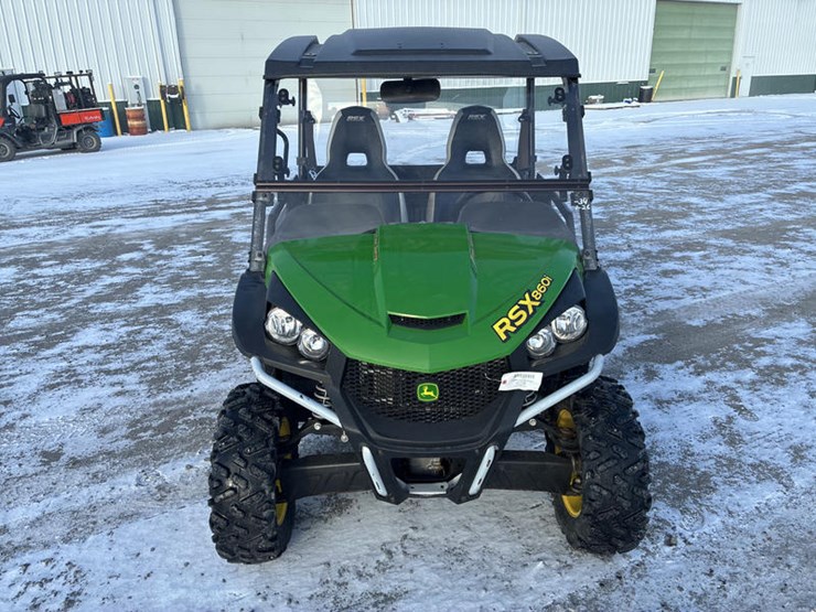john-deere-gator-image-8