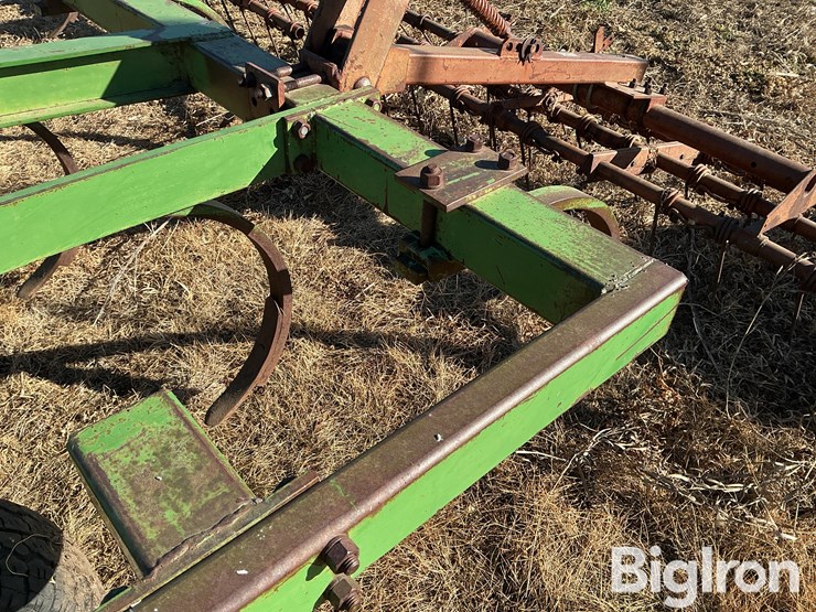 john-deere-100-image-16