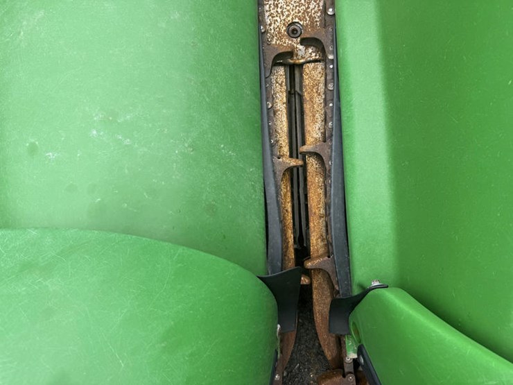 2013-john-deere-608c-image-7