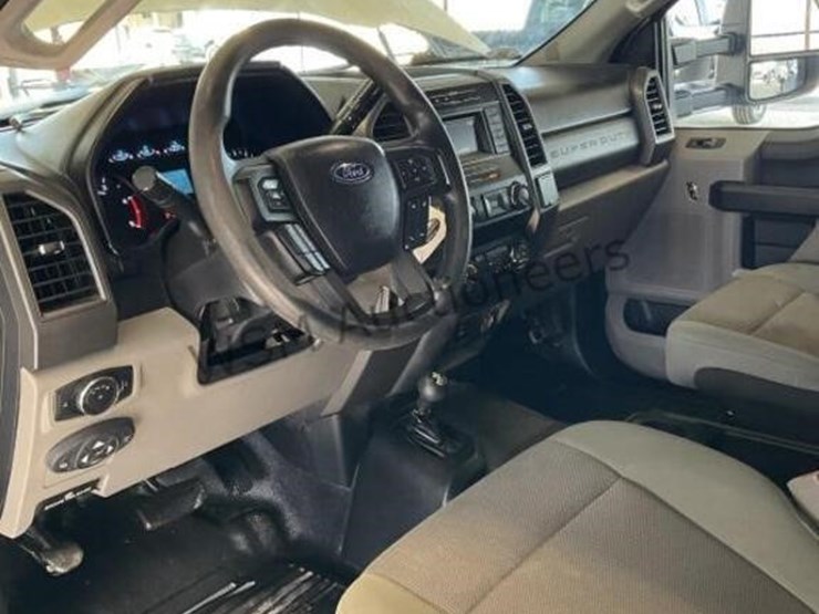 2019-ford-f550-image-24