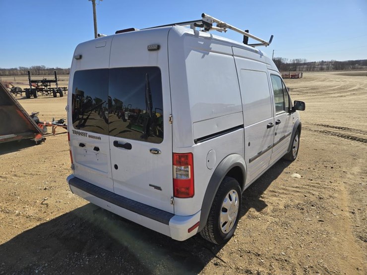 2013-utility-van-image-12
