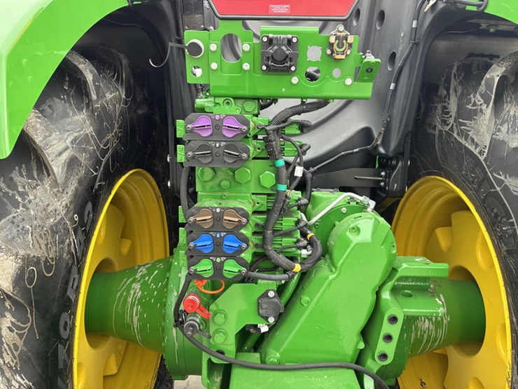 2025-john-deere-9r-590-image-34