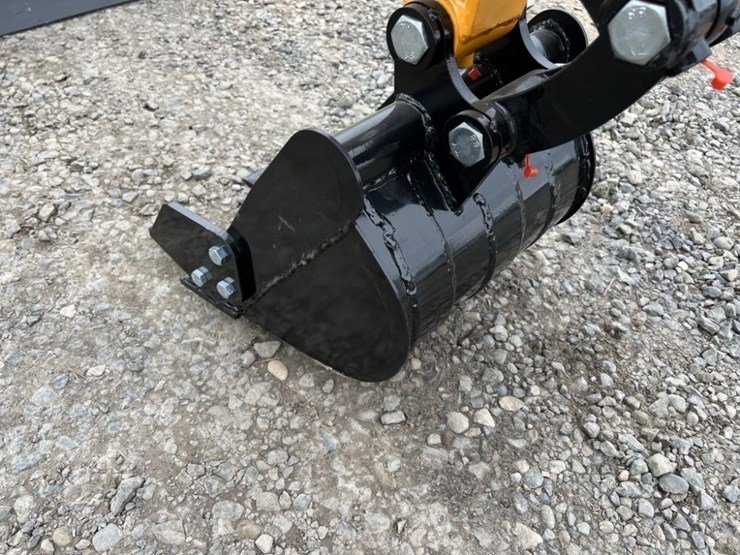 2026-miva-va13-mini-hydraulic-excavator-image-11