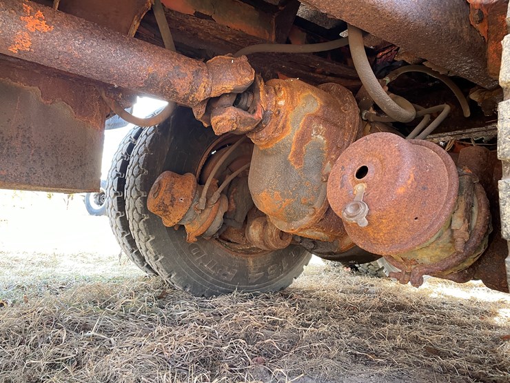 1986-ford-9000-image-21