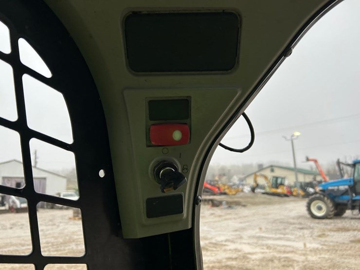 2019-caterpillar-259d-image-26