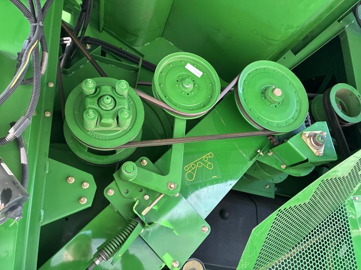 2009-john-deere-9570-sts-image-47