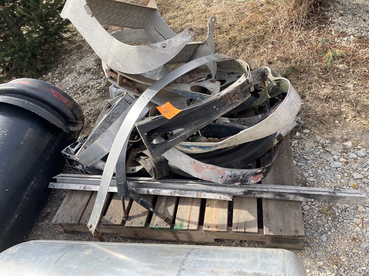 #4270-•-fuel-tank-mounting-brackets-image-3