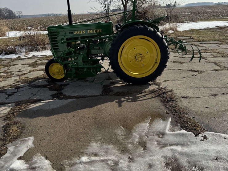 john-deere-h-image-8