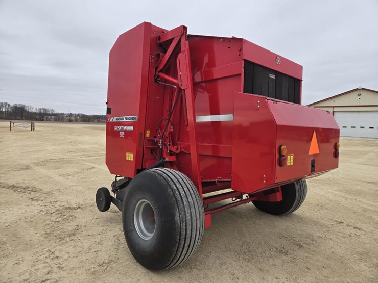 2011-massey-ferguson-2856-image-12