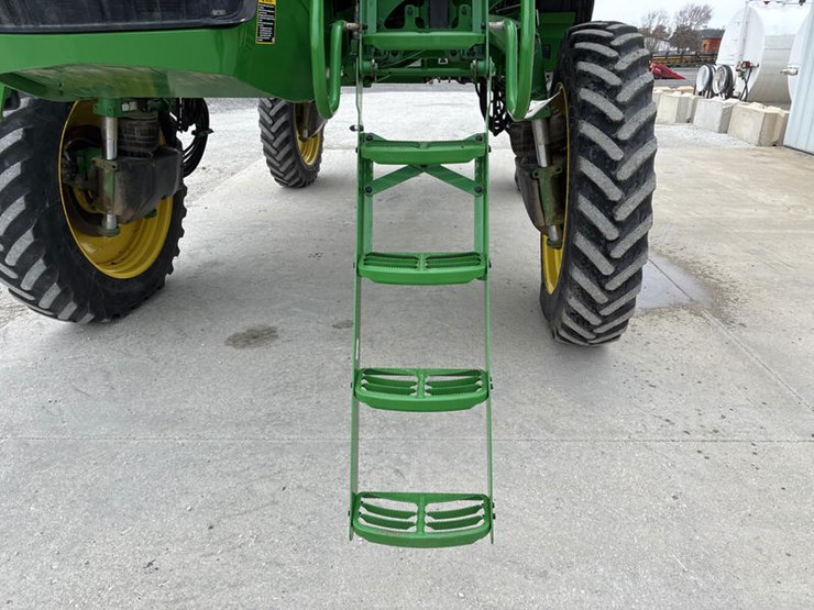 2021-john-deere-r4030-image-49