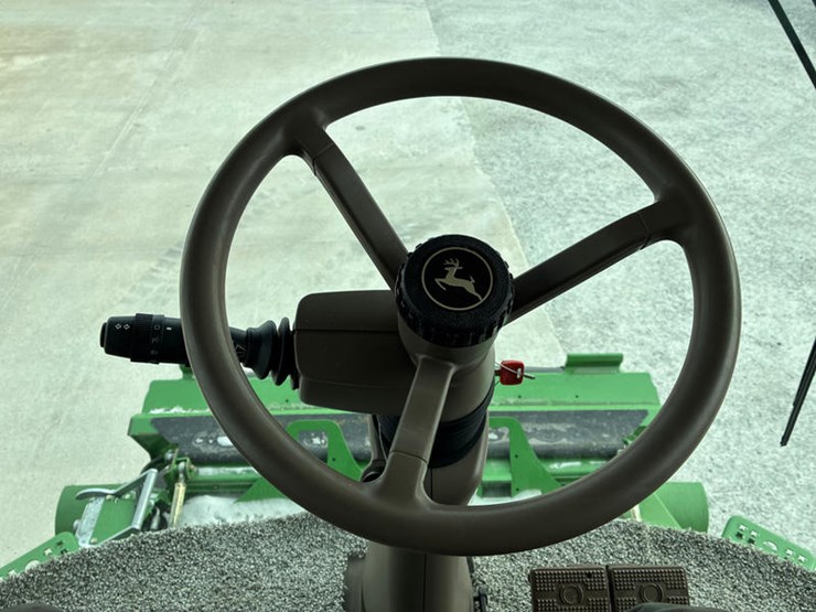 2013-john-deere-s690-image-103