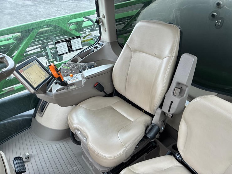 2017-john-deere-r4045-image-36