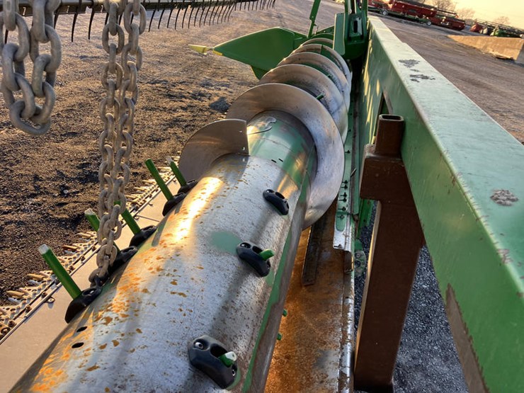 2005-john-deere-630f-image-13