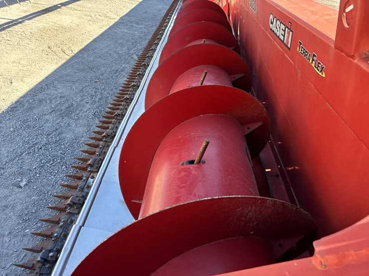 2011-case-ih-3020-image-25