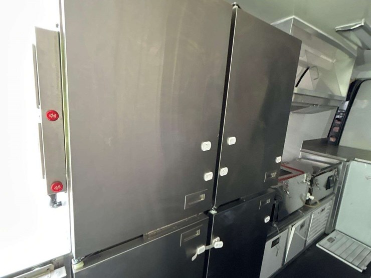 2021-mercedes-benz-sprinter-4500-image-33