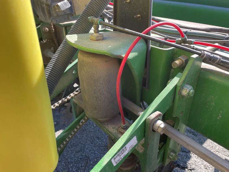 2004-john-deere-db90-image-47