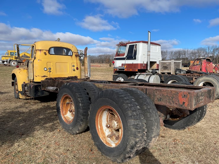 1963-mack-b61-image-7