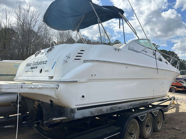 sea-ray-270-sundancer-boat-image-3