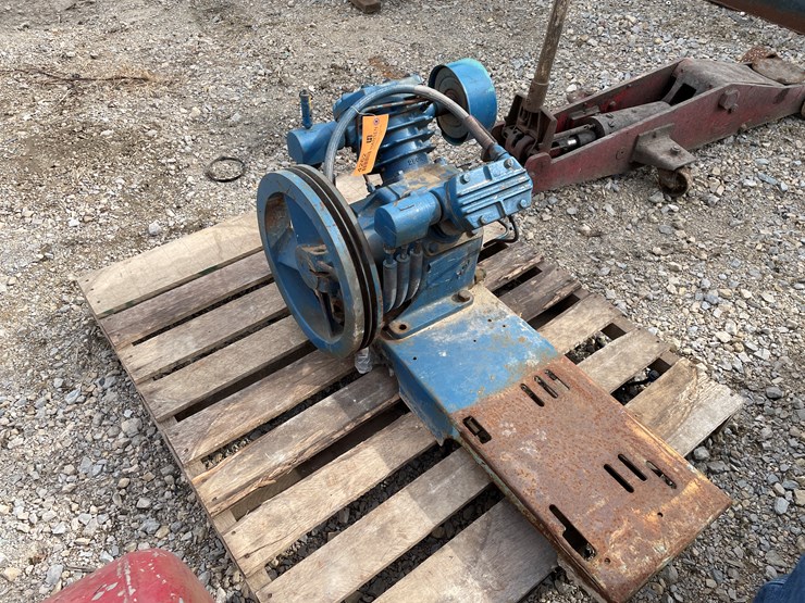 #4262-•-ingersoll-rand-air-compressor-image-5