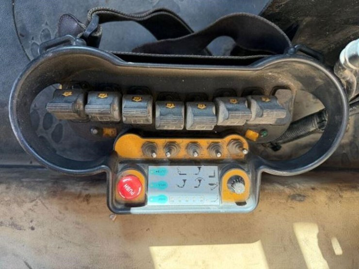 2008-mack-gu813-tri/a-boom/flatbed-truck-1m2ax16c9-image-19