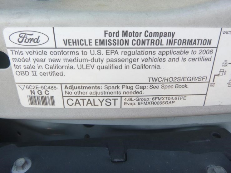 2006-ford-e250-image-13