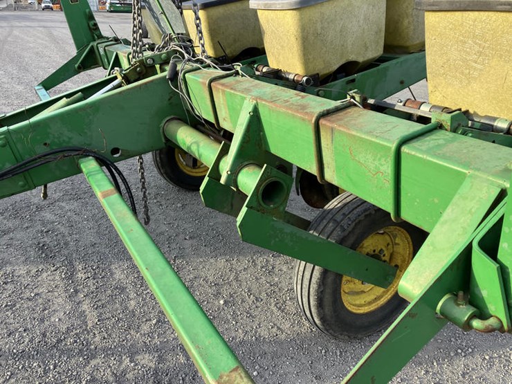 john-deere-7000-image-10