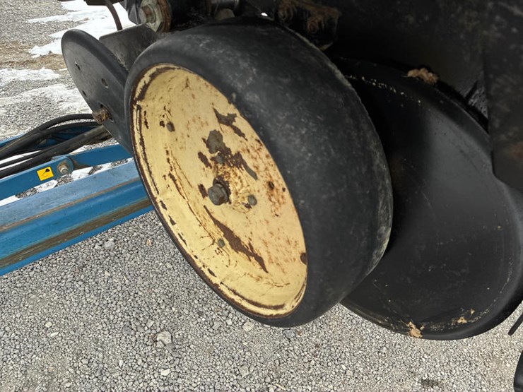 1997-kinze-2600-image-26