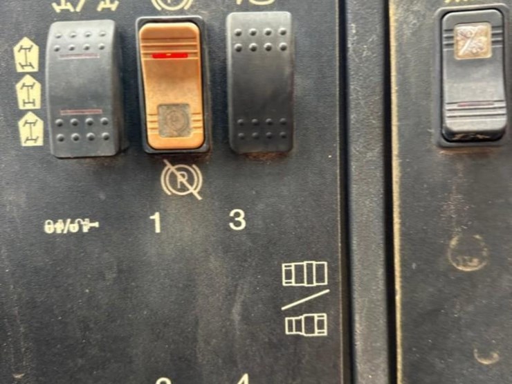 2015-jlg-g6-42a-image-23