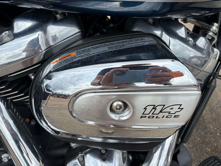 2022-harley-davidson-road-king-police-motorcycle-(17,107-miles)-image-16