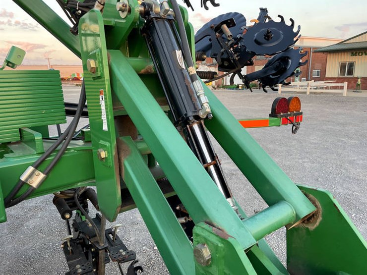 great-plains-np2330-image-12