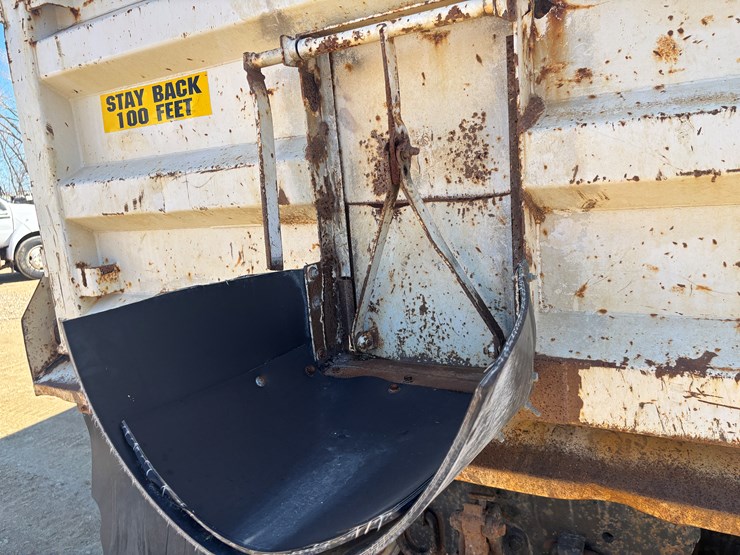 2009-peterbilt-340-image-67