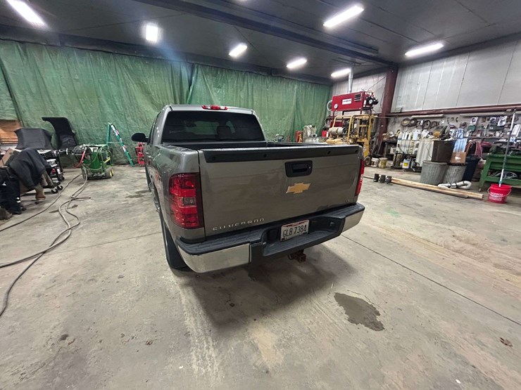 2013-chevy-silverado-lt-z71-pick-up-truck-image-3