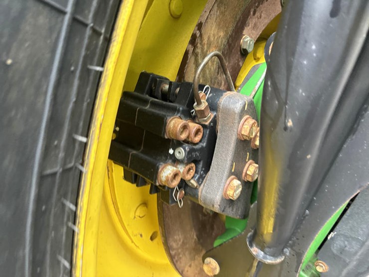 2017-john-deere-r4045-image-19