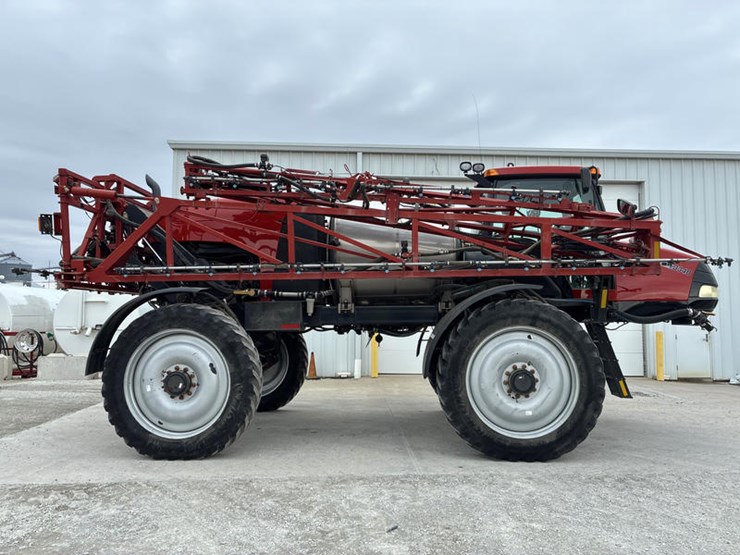 2015-case-ih-patriot-3340-image-4