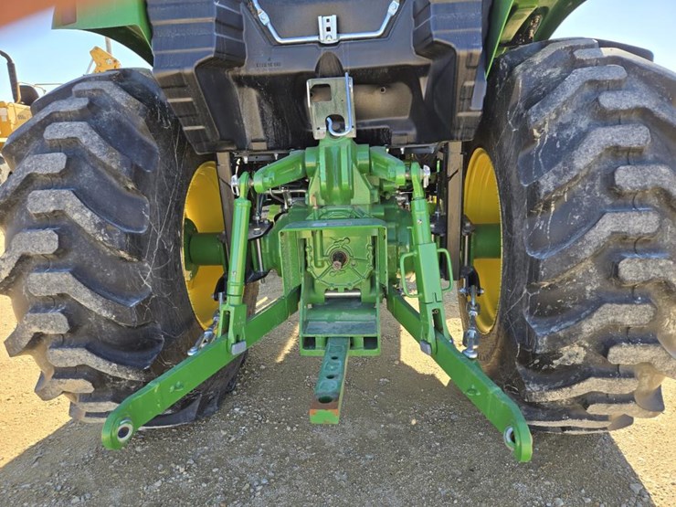 john-deere-4052m-image-8