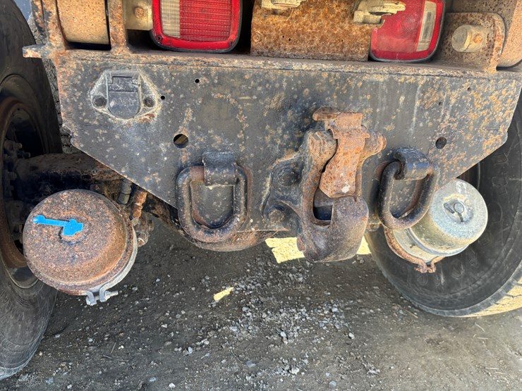 2009-peterbilt-340-image-64