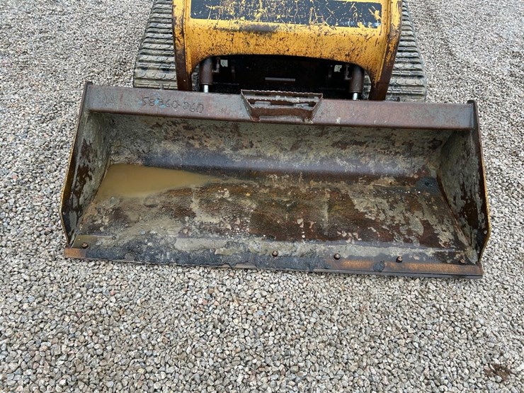 caterpillar-247b-image-9