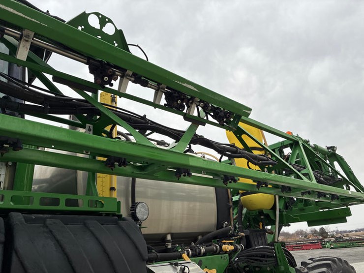 2021-john-deere-r4030-image-46