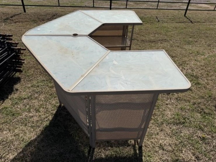 metal-patio-bar-image-2