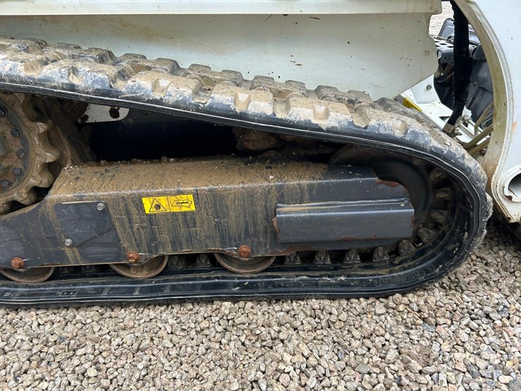 2023-bobcat-t450-image-14
