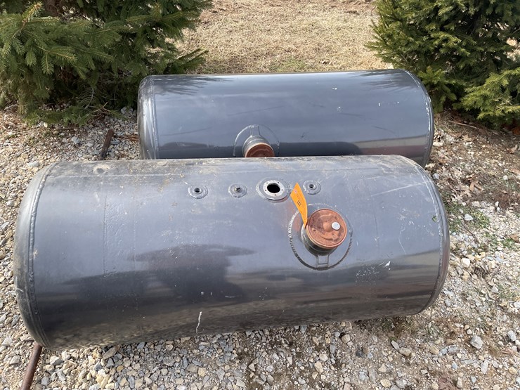 #4264-•-(2)-aluminum-fuel-tanks-image-2