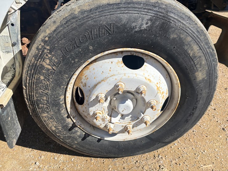 2003-ford-f650-image-69