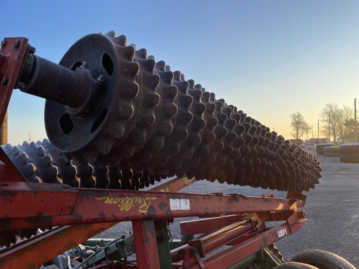 #5111-•-brillion-x-fold-packer-image-11