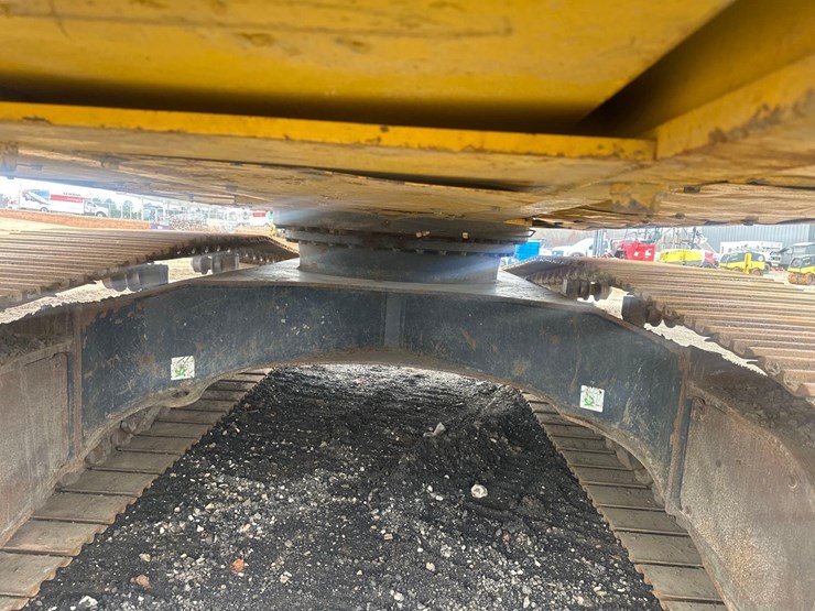 2022-komatsu-pc210-lc-image-20